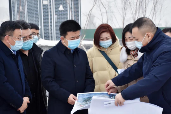 米东区委书记张峻祥调研自建房改造提升工作